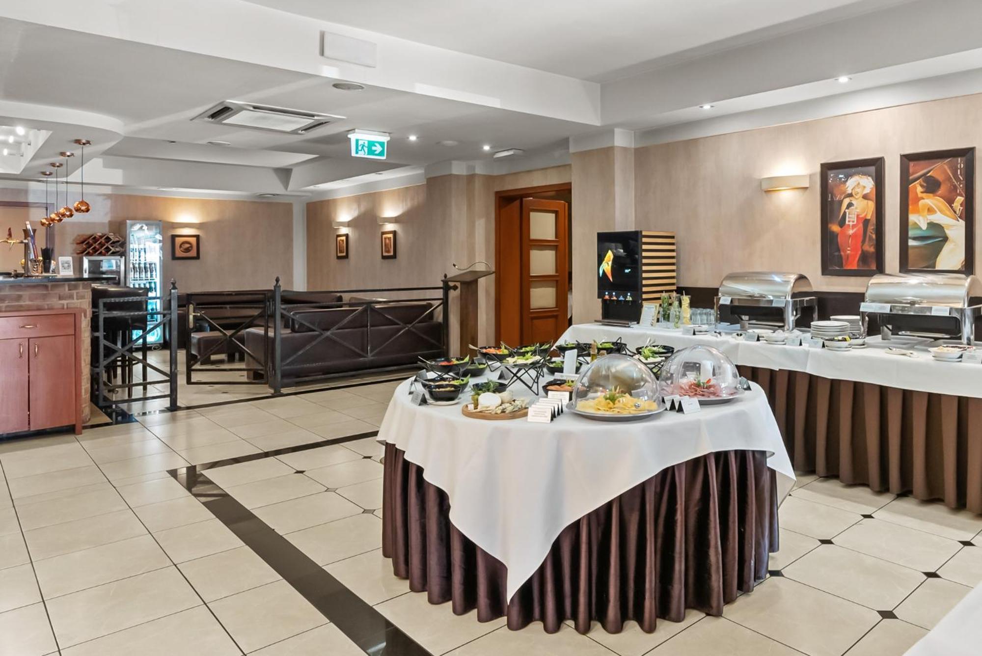 Hotel Diament Vacanza Katowice - Siemianowice เชียเมโนวิเซ สลอสเก ภายนอก รูปภาพ