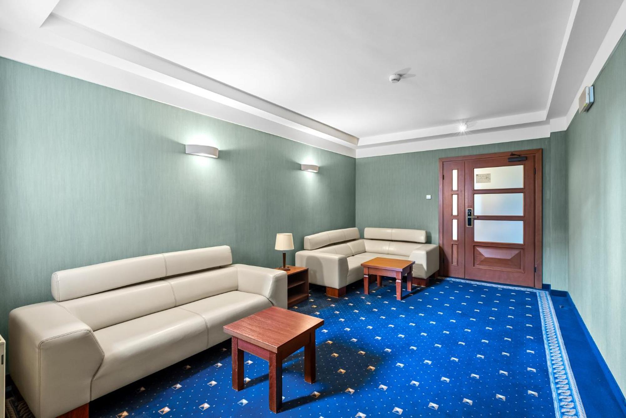 Hotel Diament Vacanza Katowice - Siemianowice เชียเมโนวิเซ สลอสเก ภายนอก รูปภาพ