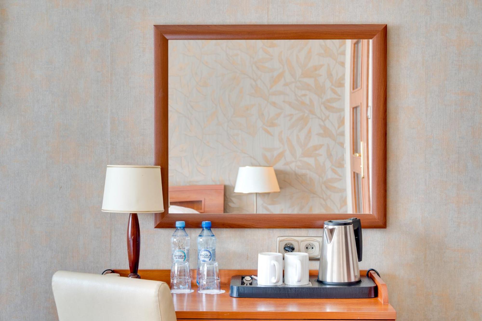 Hotel Diament Vacanza Katowice - Siemianowice เชียเมโนวิเซ สลอสเก ภายนอก รูปภาพ