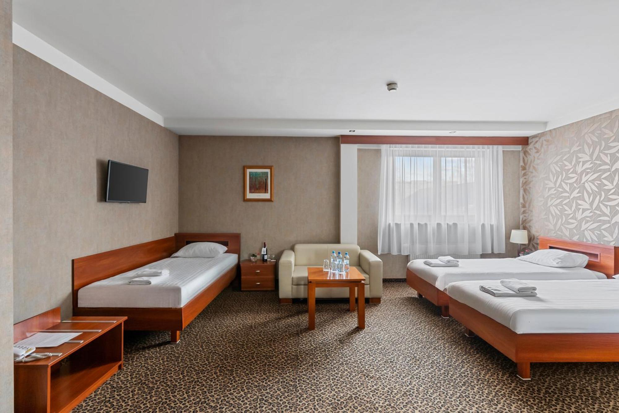 Hotel Diament Vacanza Katowice - Siemianowice เชียเมโนวิเซ สลอสเก ภายนอก รูปภาพ